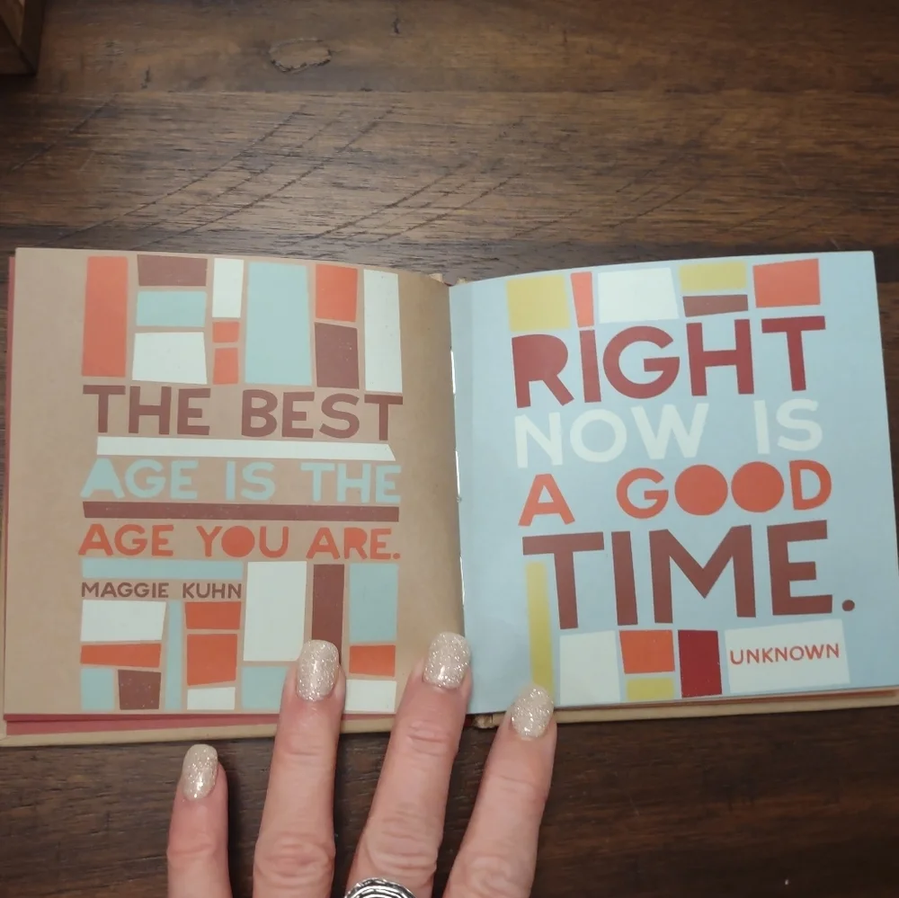 𝅺NWT Happy Birthday book